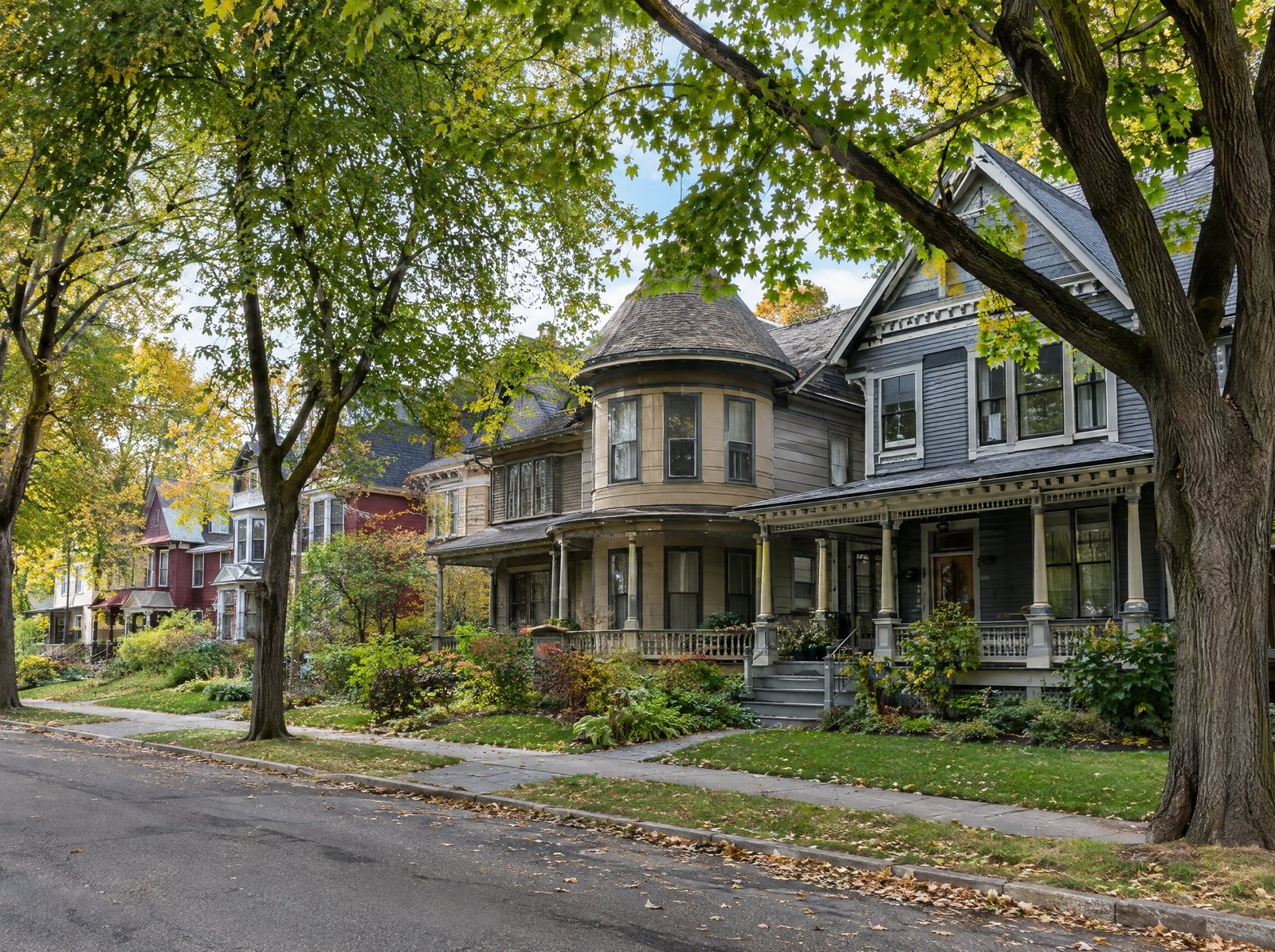 Historic St. Paul homes and architecture on a tree-lined street